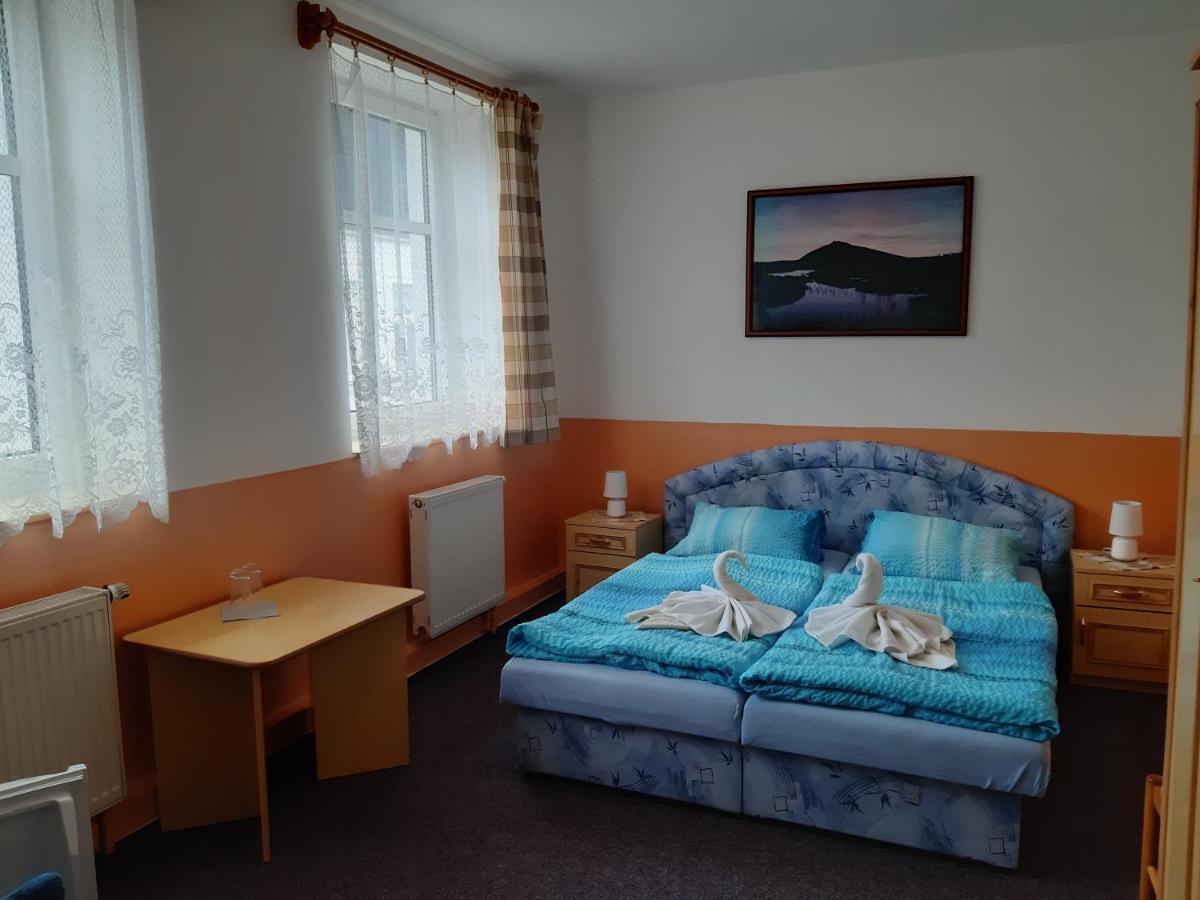 Pension Kobr Врхлаби Экстерьер фото